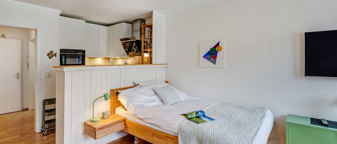 apartment München Neuhausen 02 sleeping area 14587