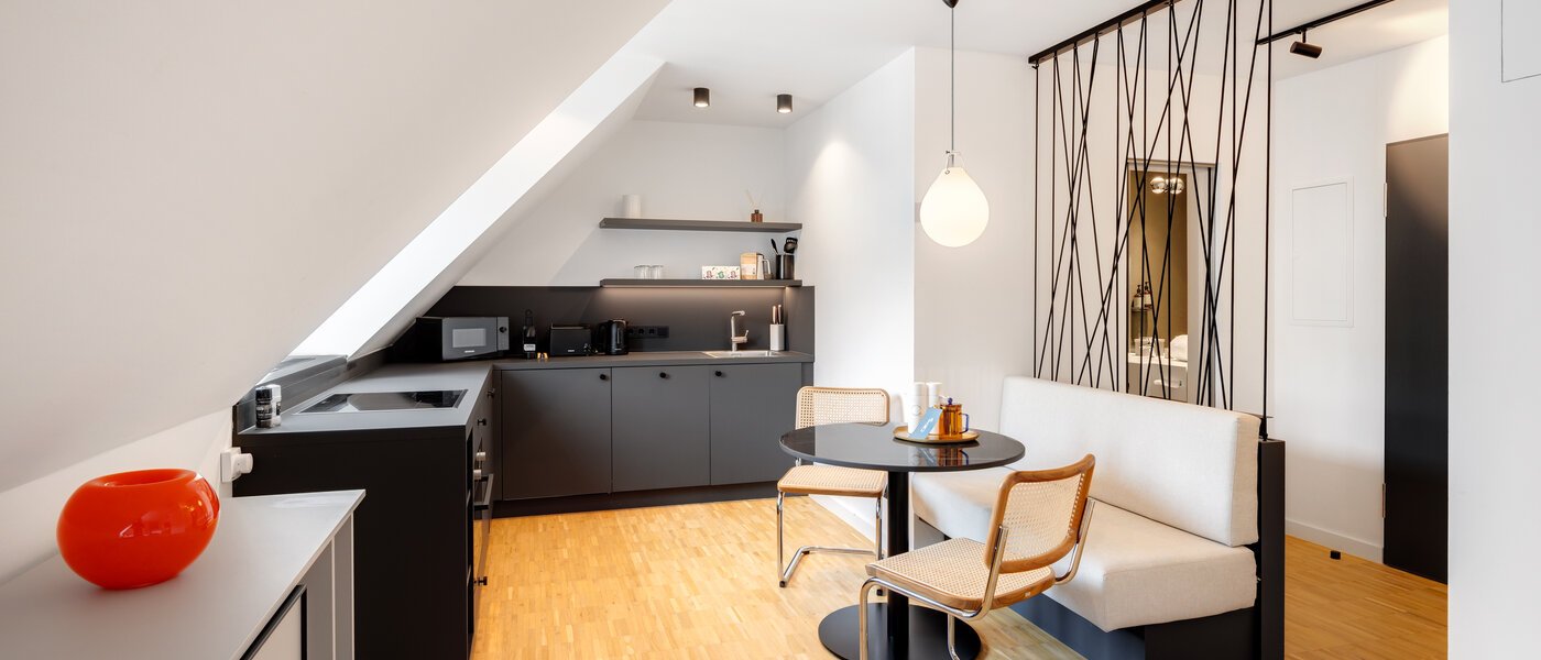 studio München Schwabing-West (rund um den Hohenzollernplatz) 01 living area 14593