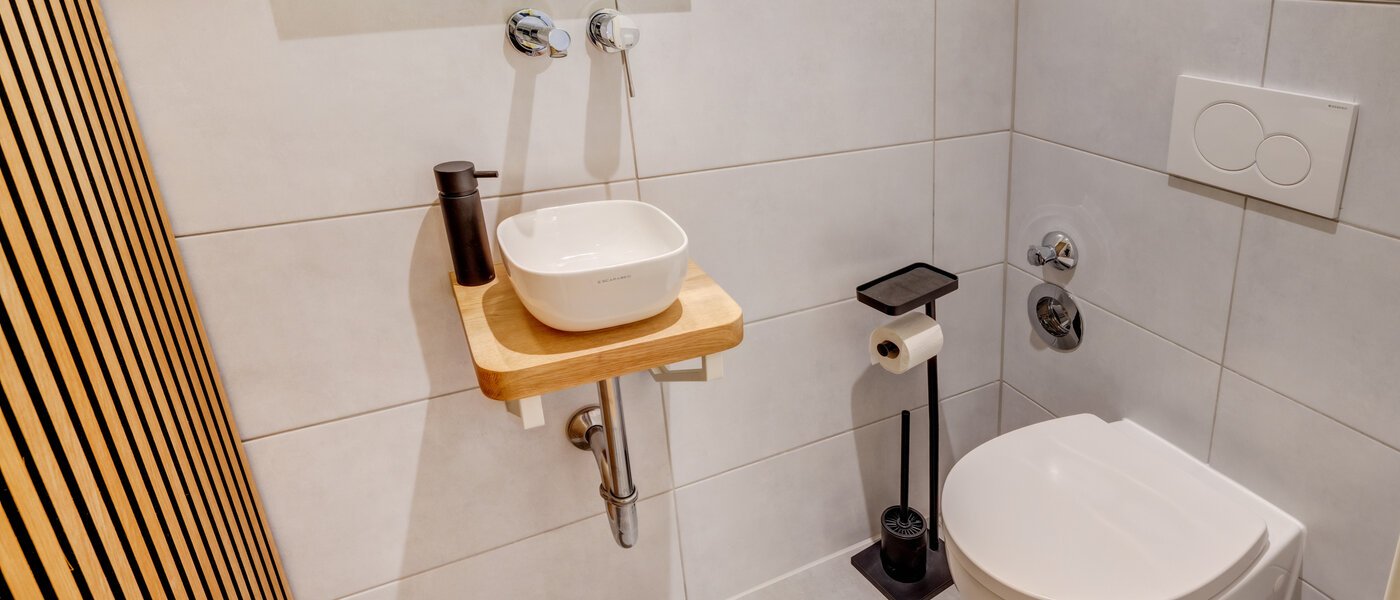 apartment München Westkreuz 02 separate toilet 14594