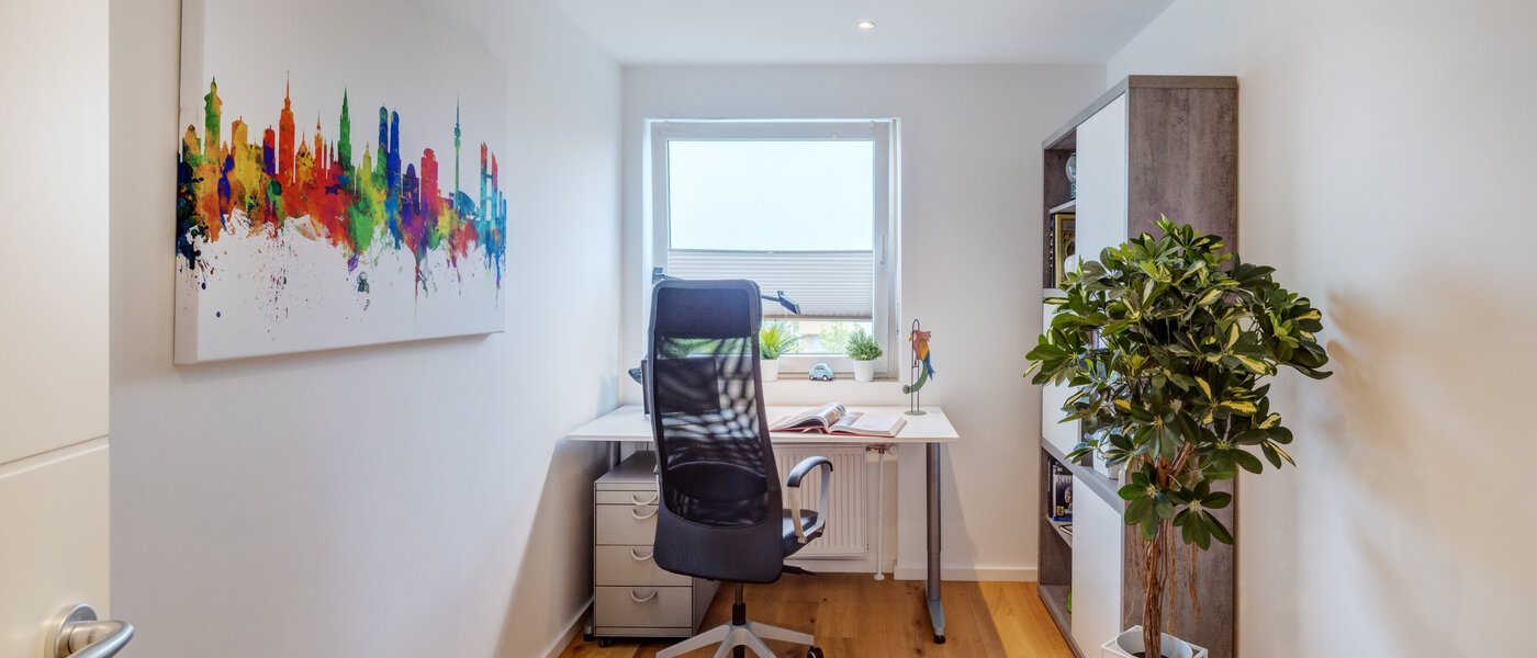 apartment München Westkreuz 01 Workspace/Guestroom 14594