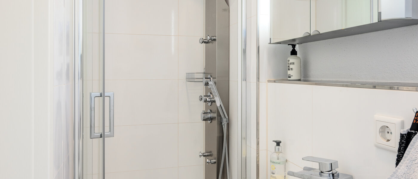 maisonette München Freimann 01 2. bathroom 14598