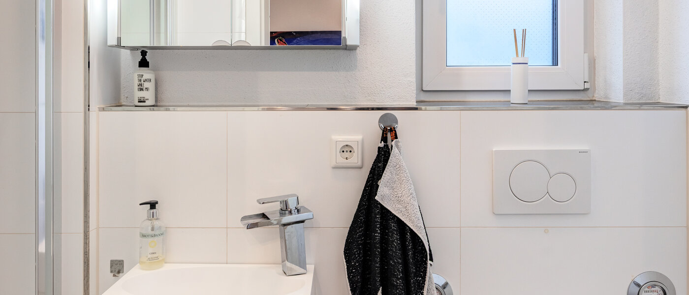 maisonette München Freimann 02 2. bathroom 14598