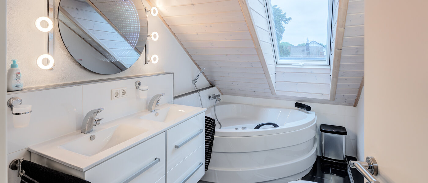 maisonette München Freimann 01 1. bathroom 14598