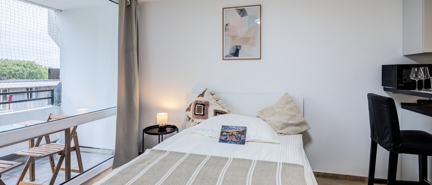 apartment München Berg am Laim 02 sleeping area 14607