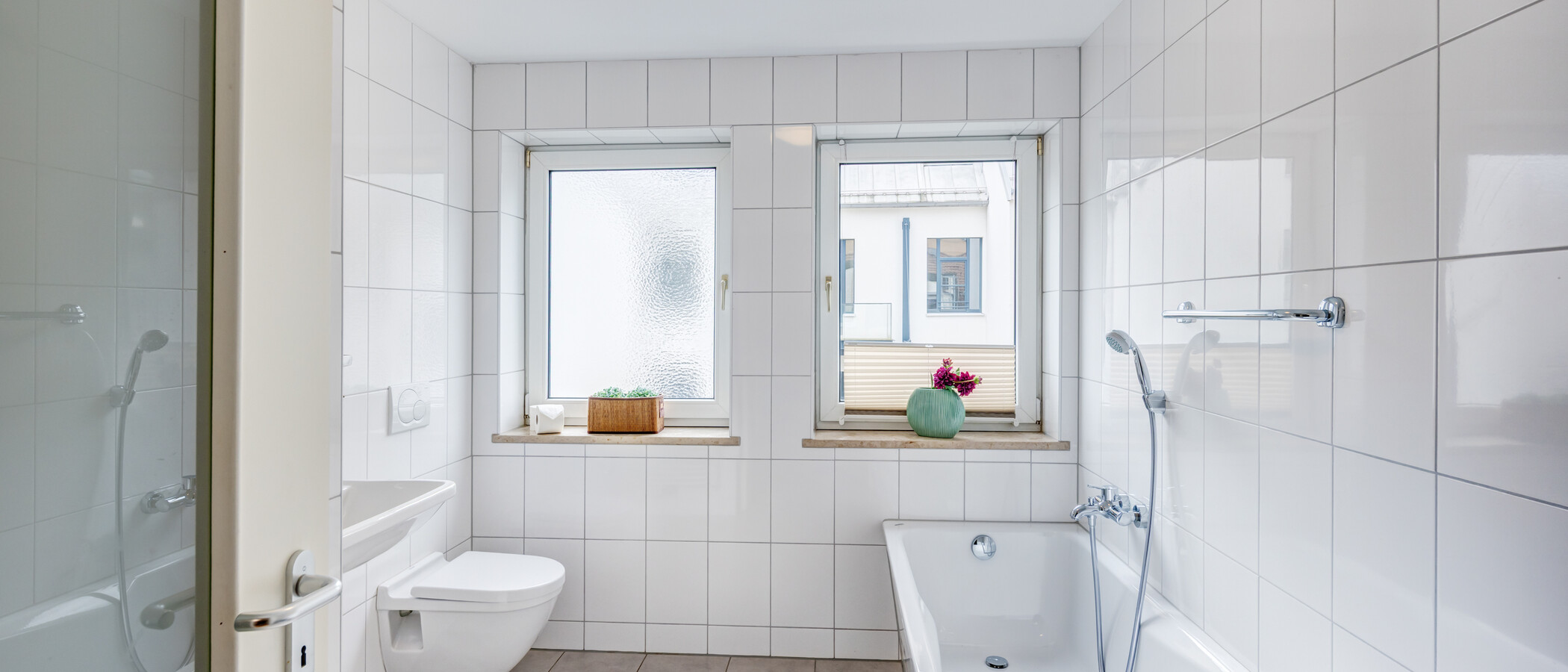 attic apartment München Ludwigsvorstadt 02 bathroom 14609