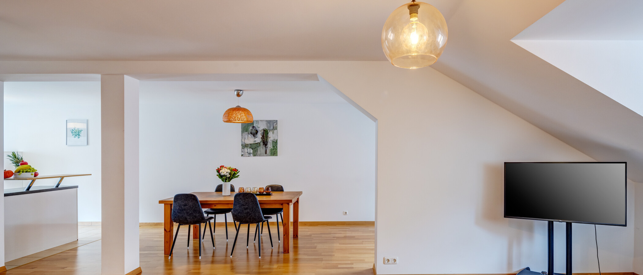 attic apartment München Ludwigsvorstadt 04 living area 14609