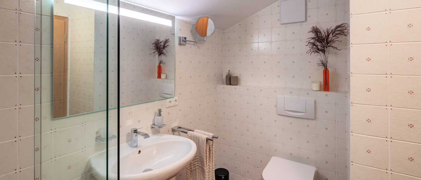 semi-detached house Rottach-Egern 01 3. bathroom 14616