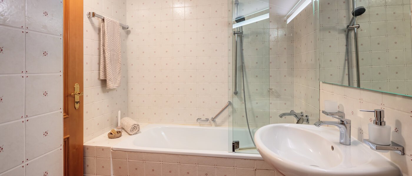 semi-detached house Rottach-Egern 02 3. bathroom 14616