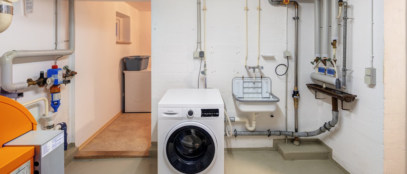 semi-detached house Rottach-Egern 04 utility room 14616