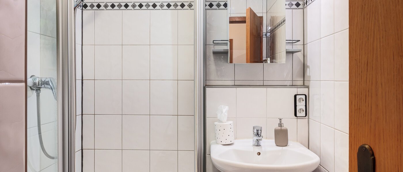 apartment München Altperlach 01 bathroom 14623