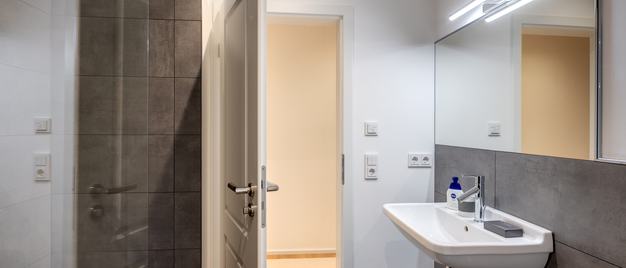 apartment München Maxvorstadt 03 bathroom 14633