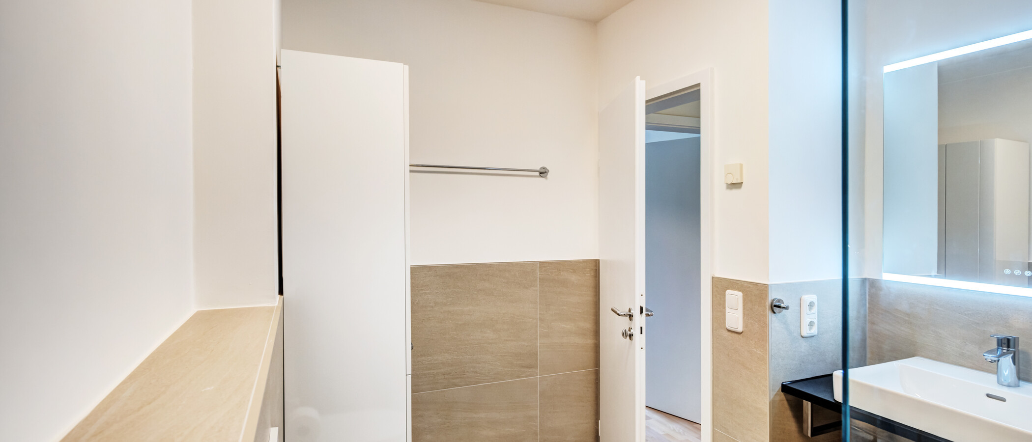 apartment with garden 	 München Denning 03 bathroom 14634
