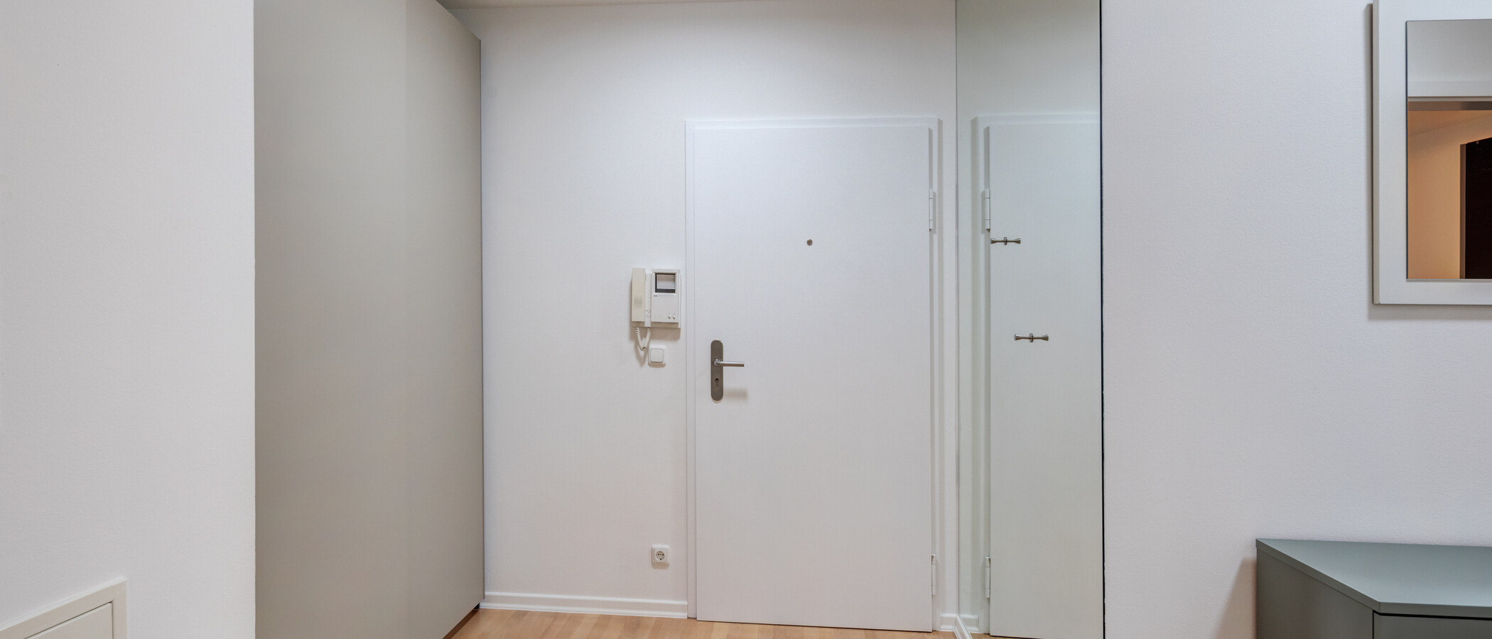 apartment with garden 	 München Denning 01 hall 14634