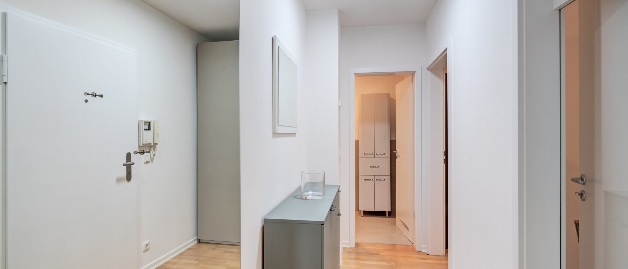 apartment with garden 	 München Denning 04 hall 14634