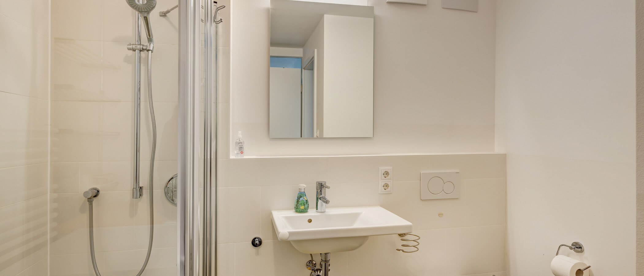 apartment München Berg am Laim 01 bathroom 14643