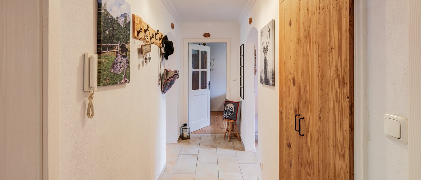 apartment Kreuth 01 hall 14644