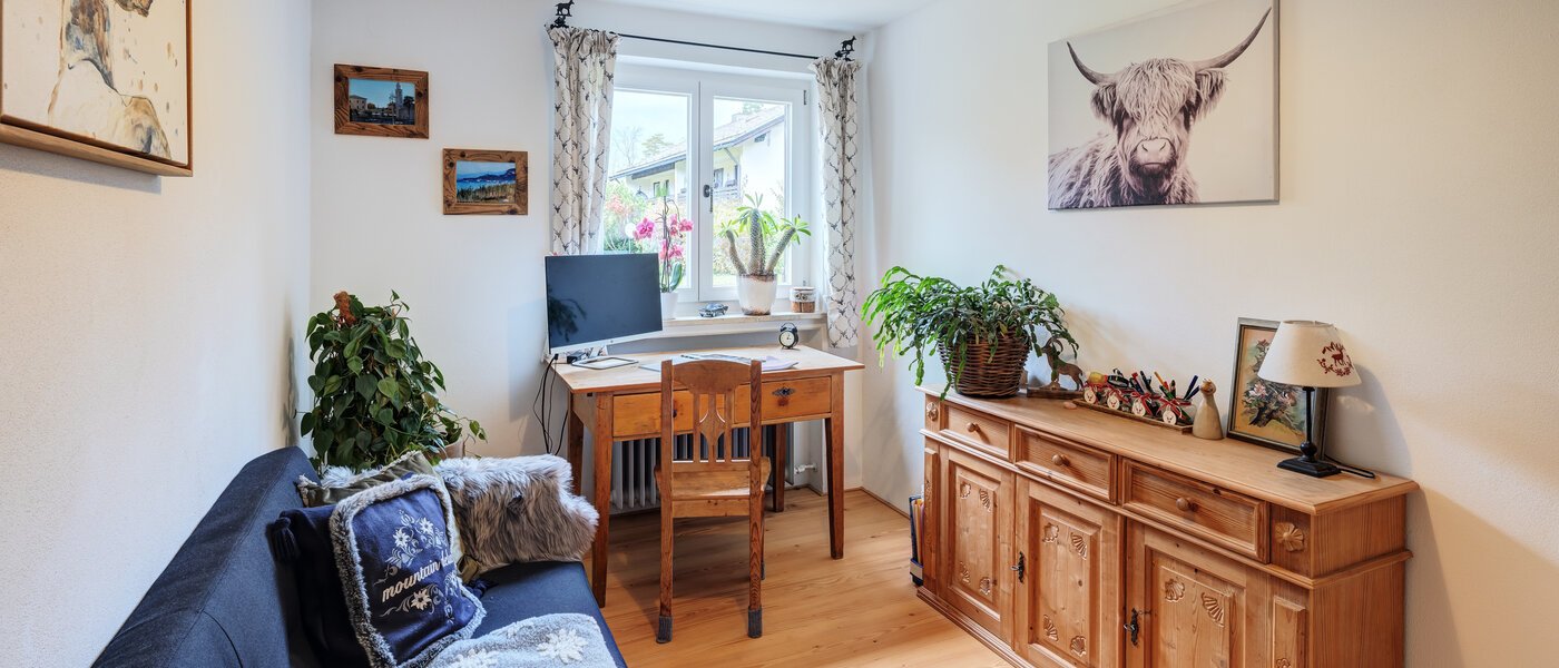 apartment Kreuth 01 Workspace/Guestroom 14644