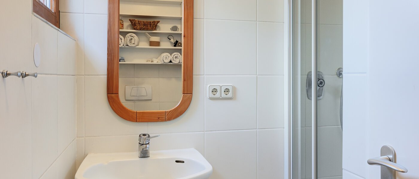 apartment Karlsfeld 01 bathroom 14645