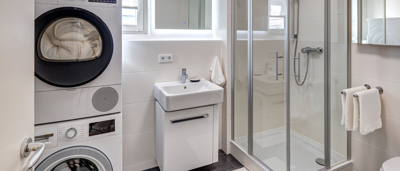 attic apartment Neufahrn b. Freising 01 2. bathroom 14650