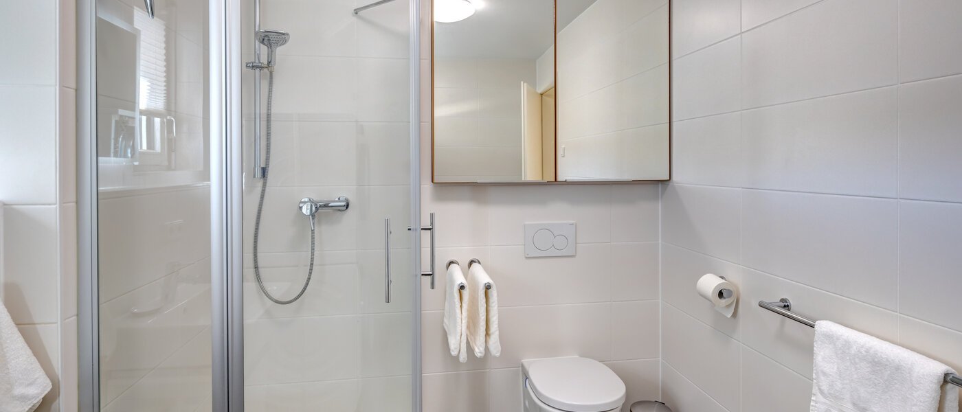 attic apartment Neufahrn b. Freising 02 2. bathroom 14650