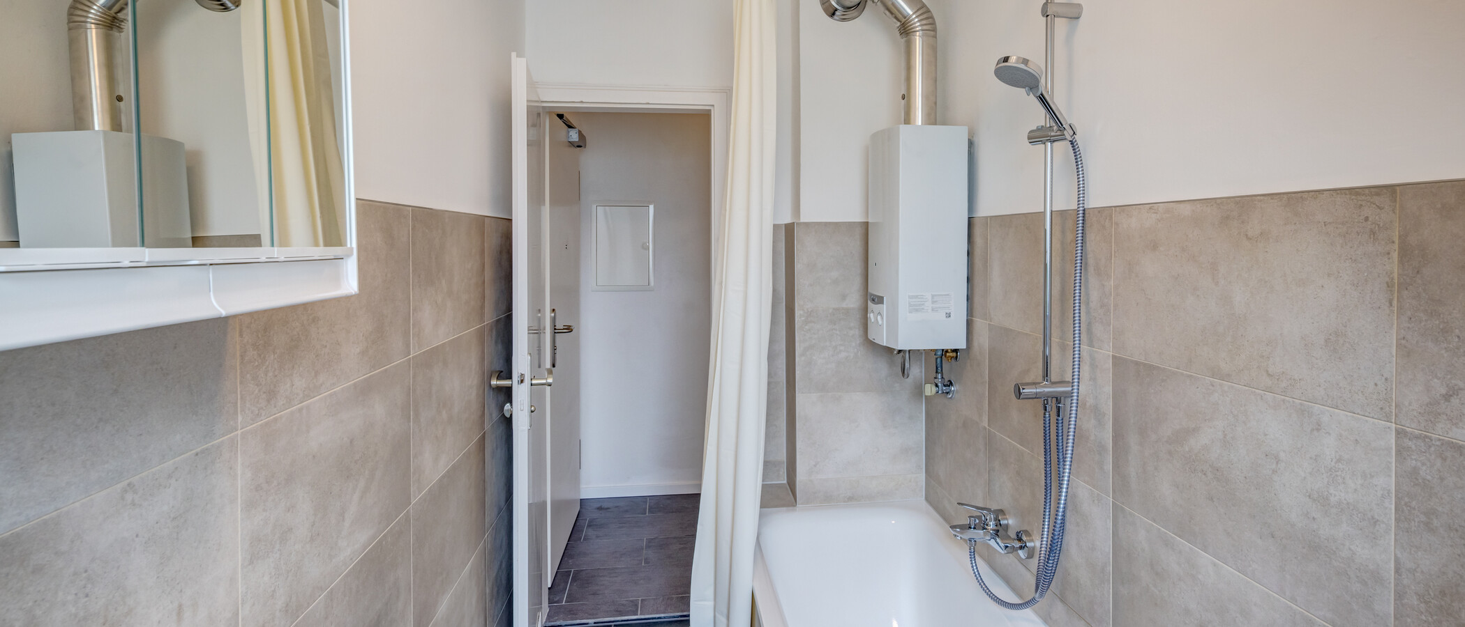 attic apartment München Untergiesing 02 bathroom 14653