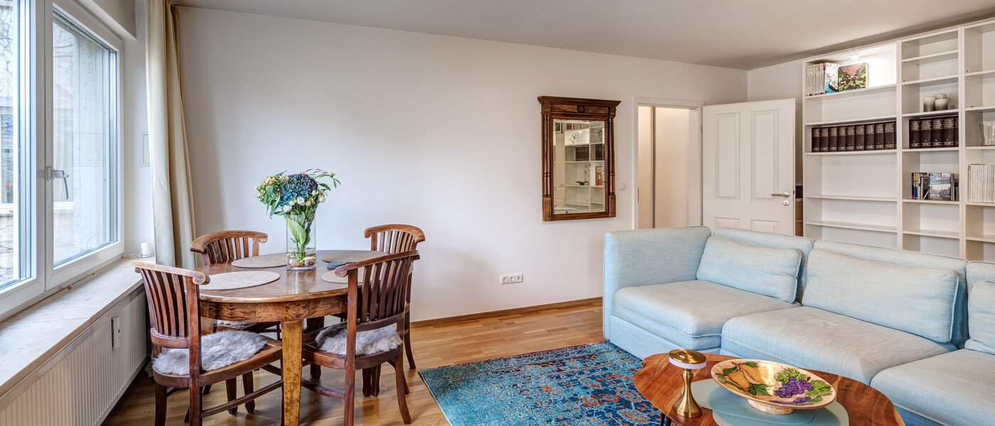 apartment München Nymphenburg 01 living room 14655