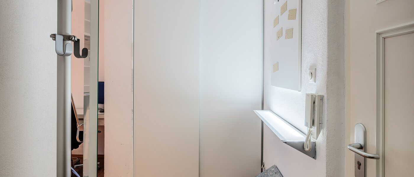 apartment München Westend 02 hall 14660