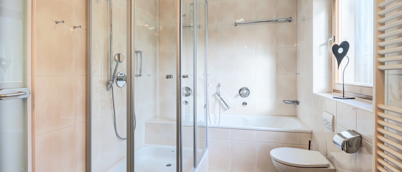 semi-detached house München Lochhausen 01 bathroom 14662