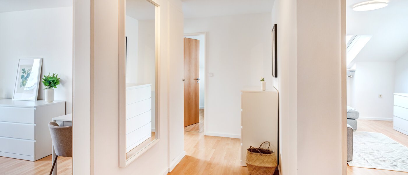 attic apartment Dachau 04 hall 14669