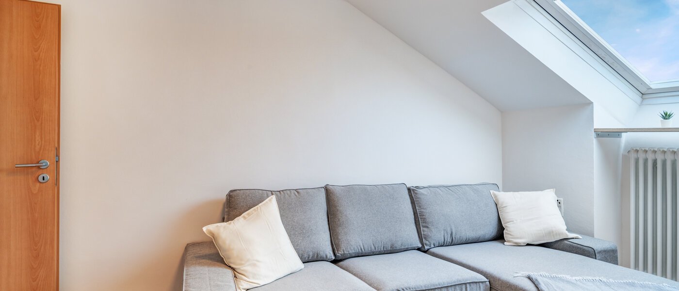 attic apartment Dachau 02 living room 14669