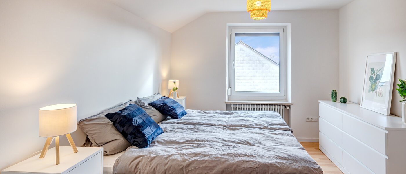 attic apartment Dachau 01 1. bedroom 14669