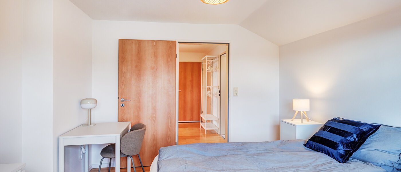 attic apartment Dachau 03 1. bedroom 14669