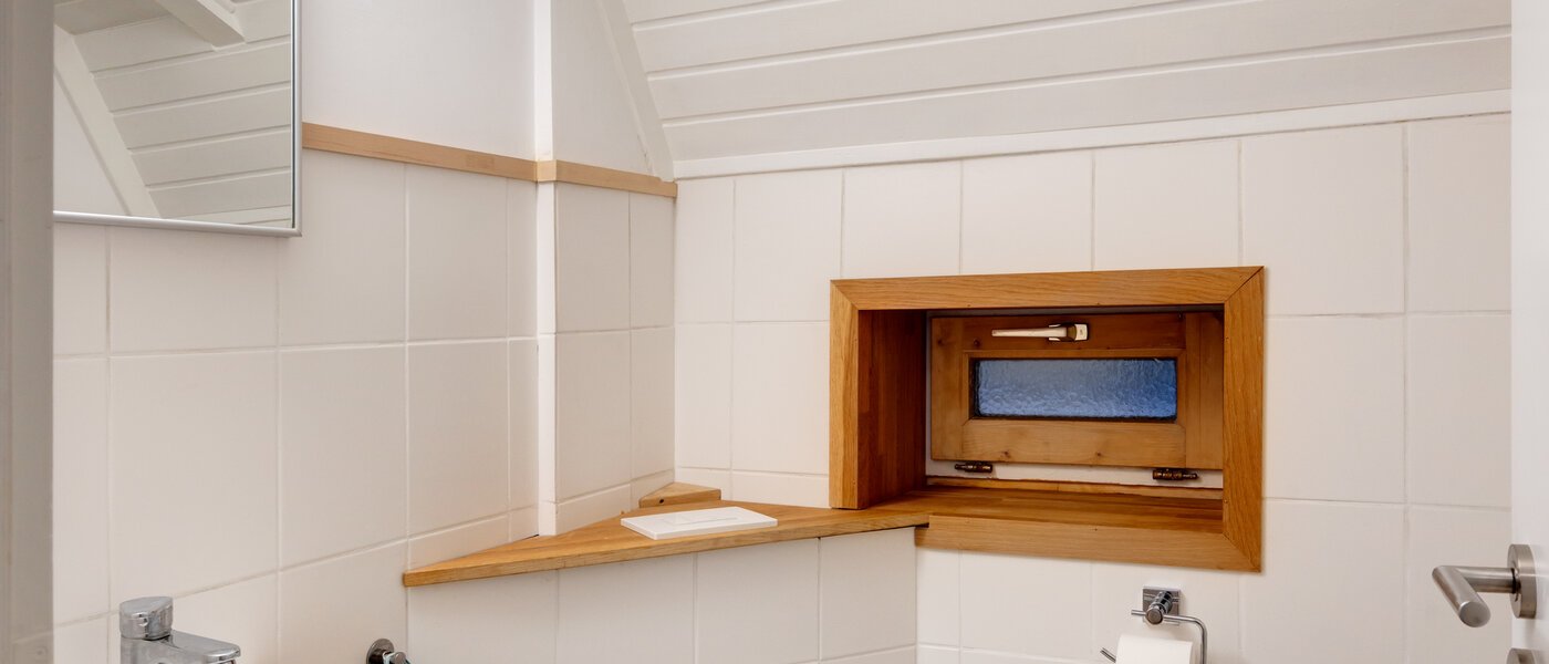 apartment München Solln 01 guest toilet 14670