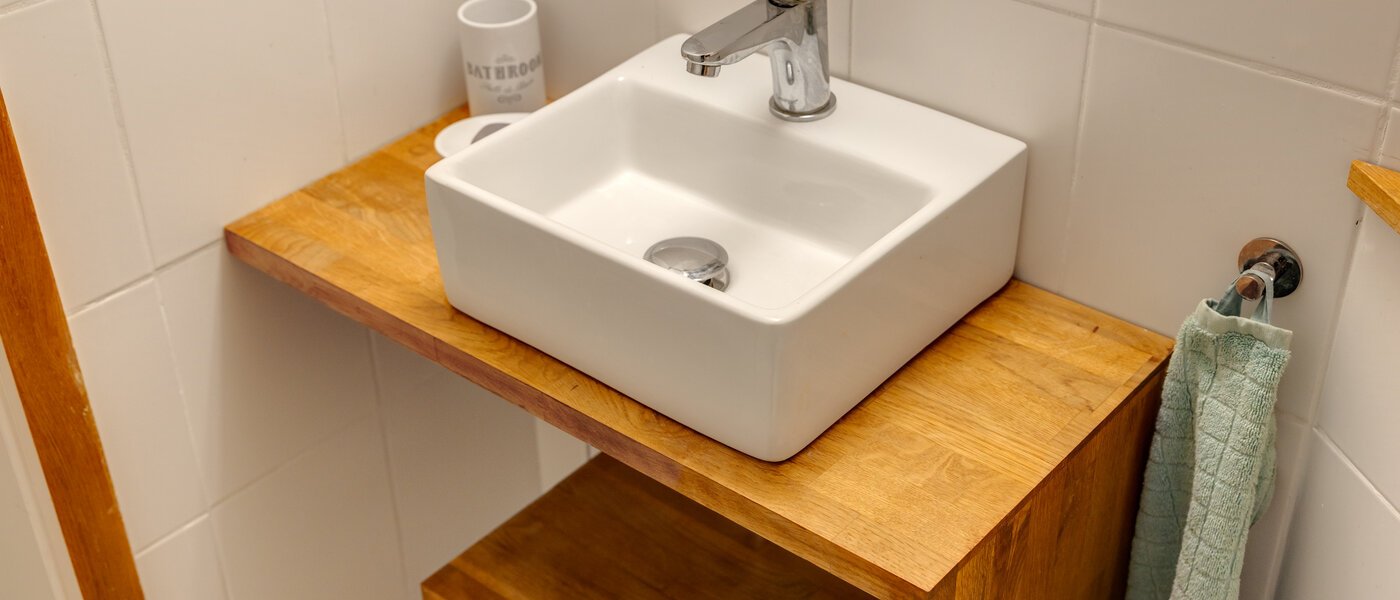 apartment München Solln 02 guest toilet 14670