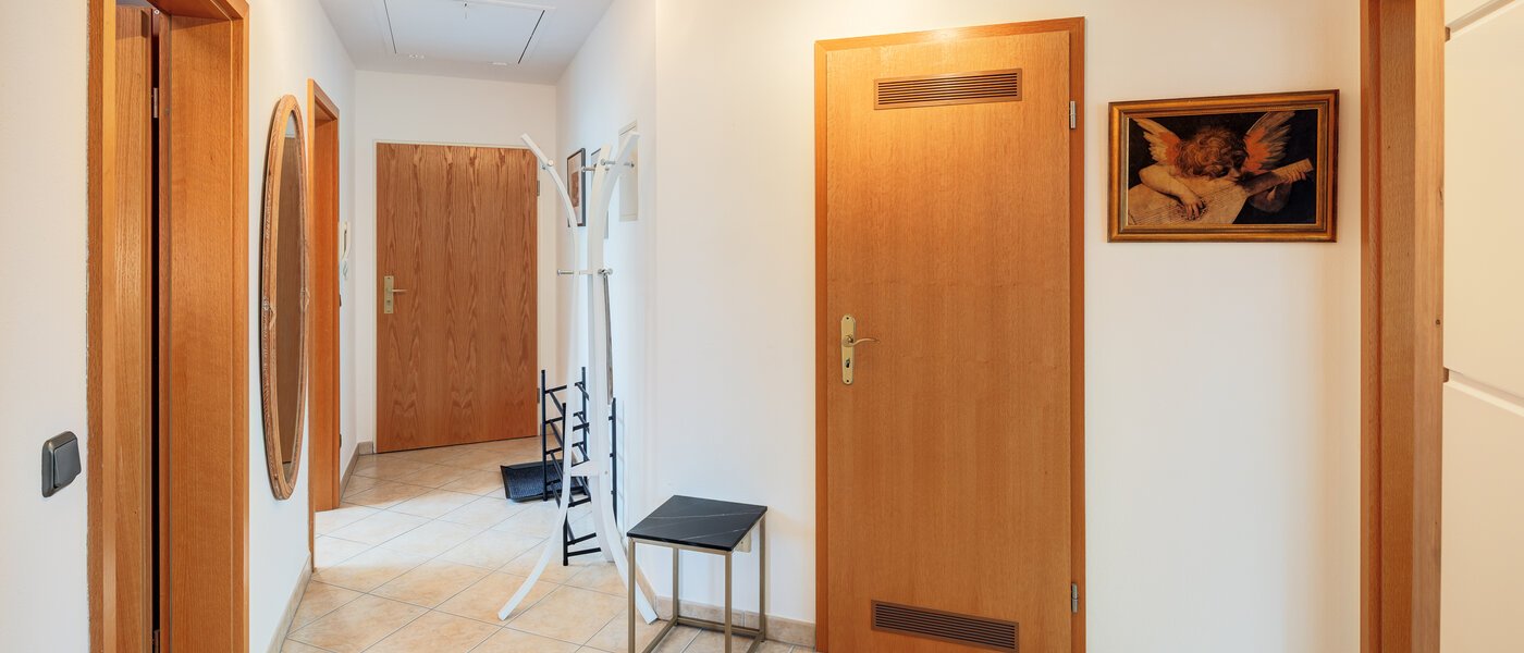 attic apartment München Neufahrn b. Freising 01 hall 14673