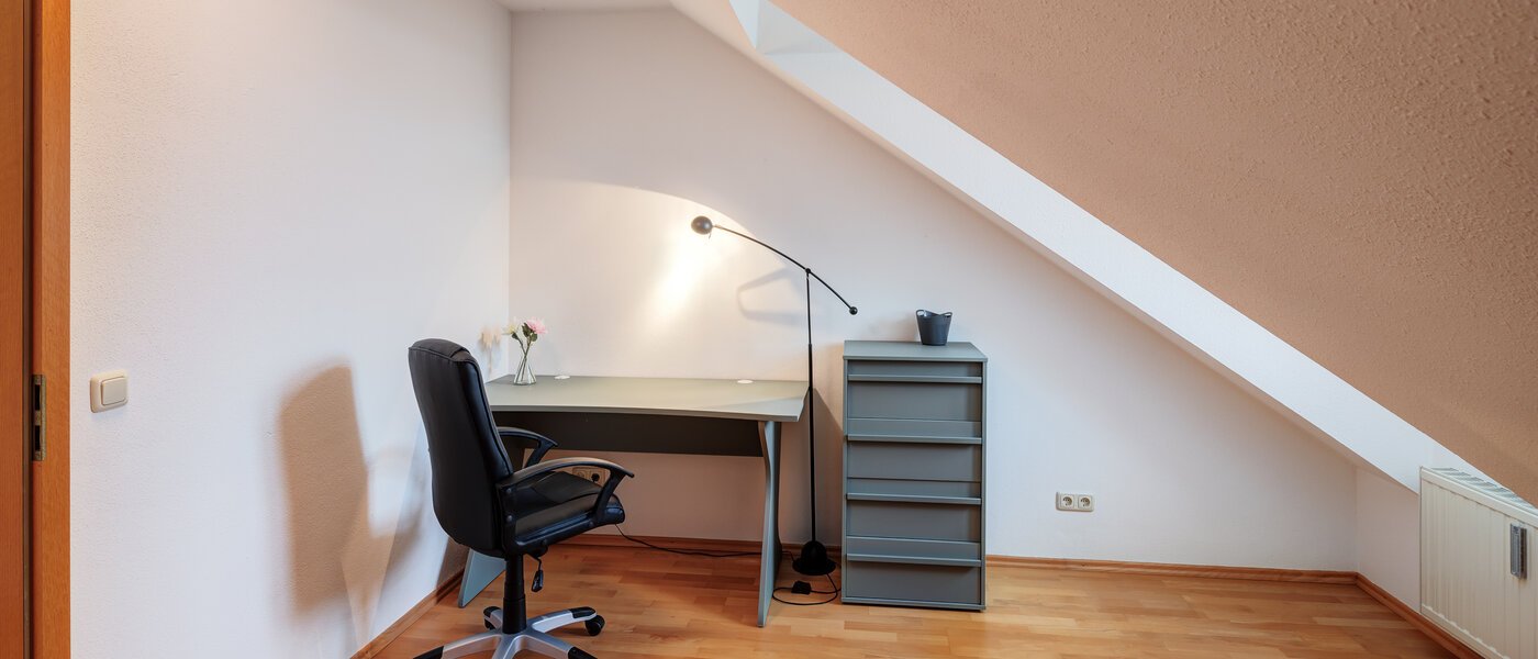 attic apartment München Neufahrn b. Freising 01 office 14673