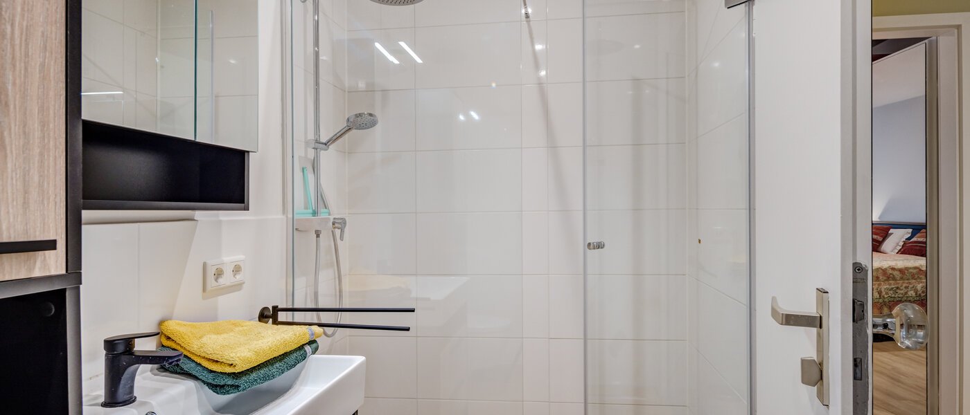 apartment München Bogenhausen 01 bathroom 14675