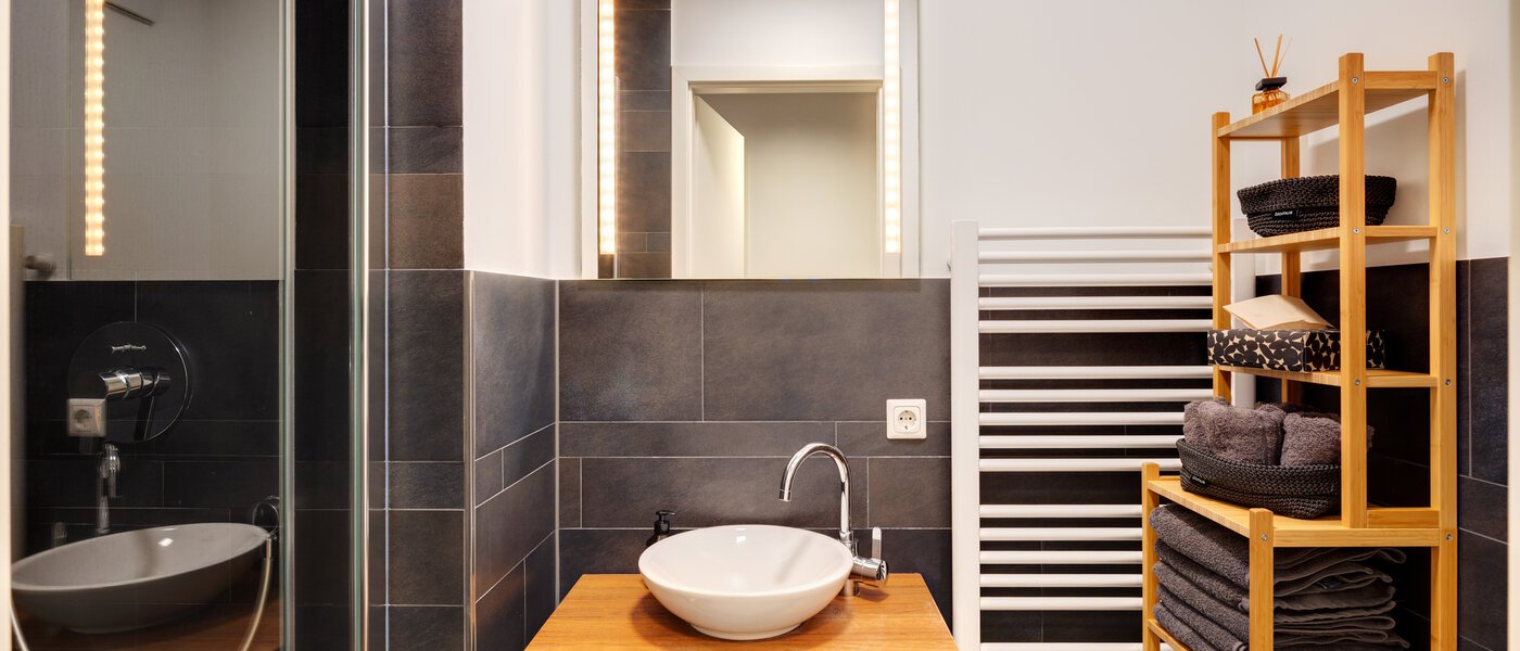 apartment München Neuhausen 01 2. bathroom 14677