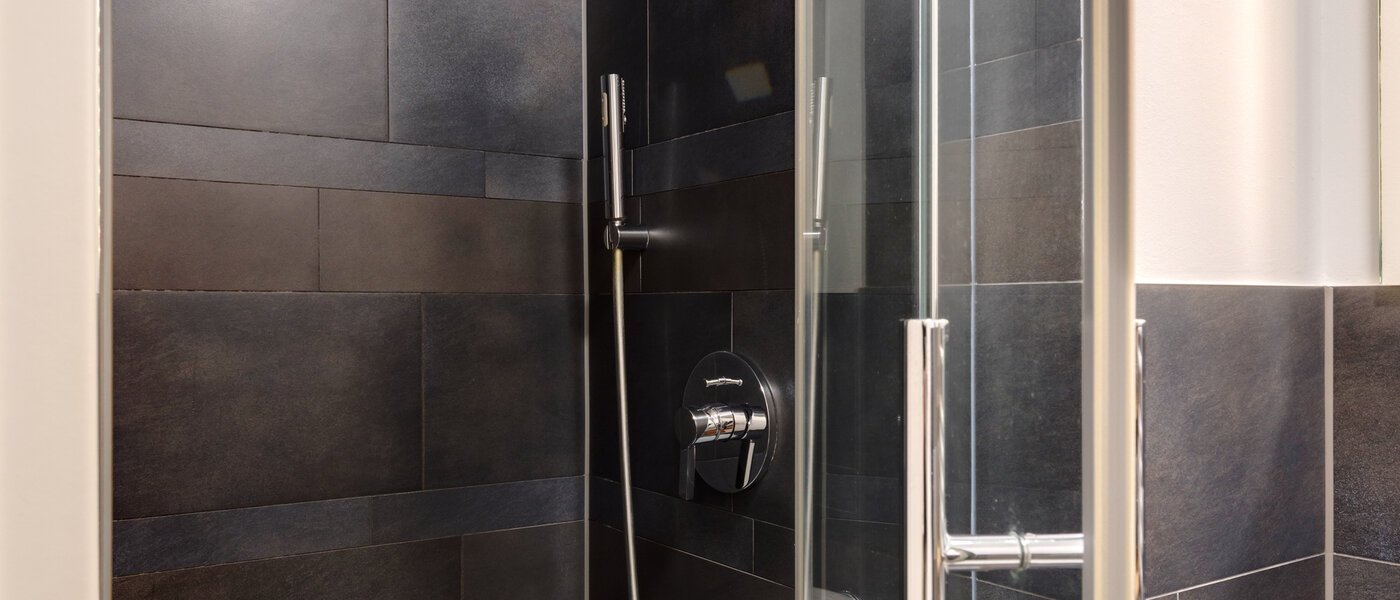 apartment München Neuhausen 02 2. bathroom 14677