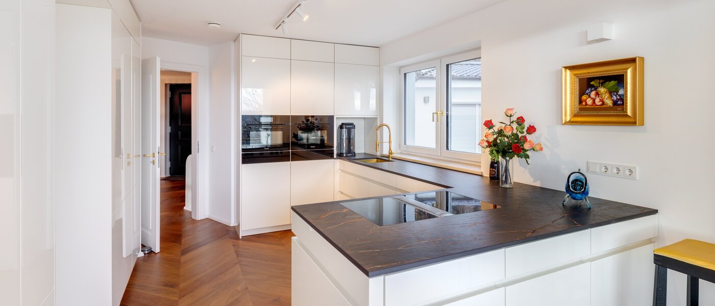 villa Starnberg 01 kitchen 14680