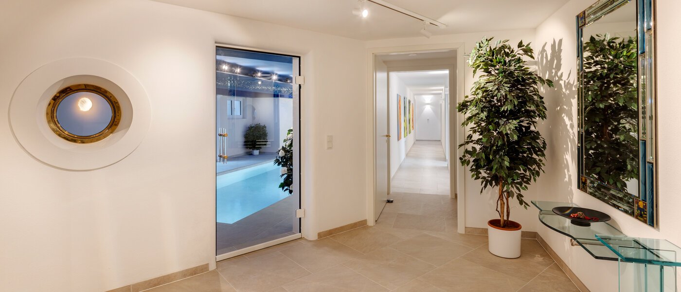 villa Starnberg 07 hall 14680