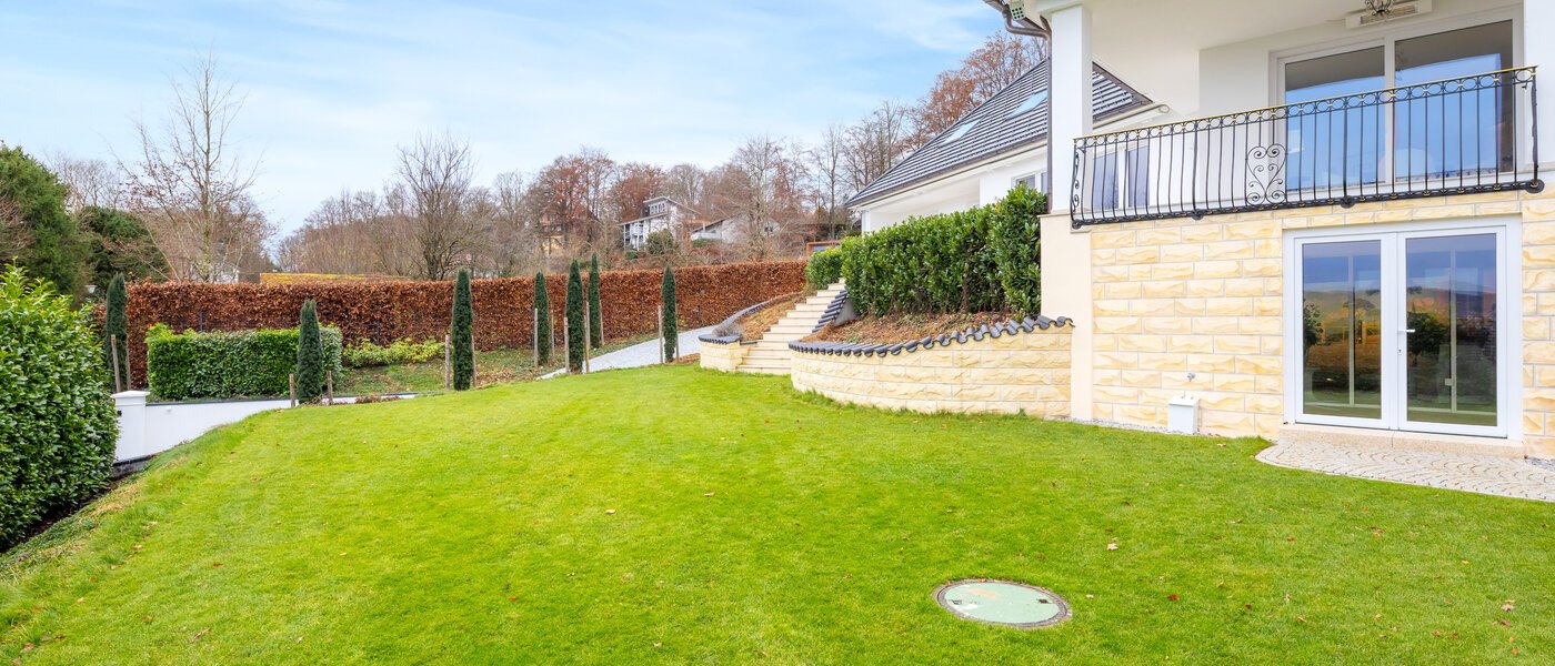 villa Starnberg 04 garden 14680