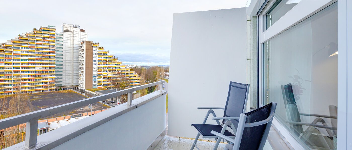 studio München Oberföhring 01 balcony 14689