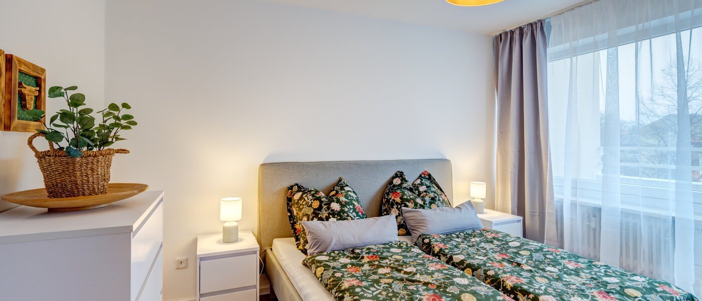 roof terrace apartment München Nymphenburg 01 bedroom 14694