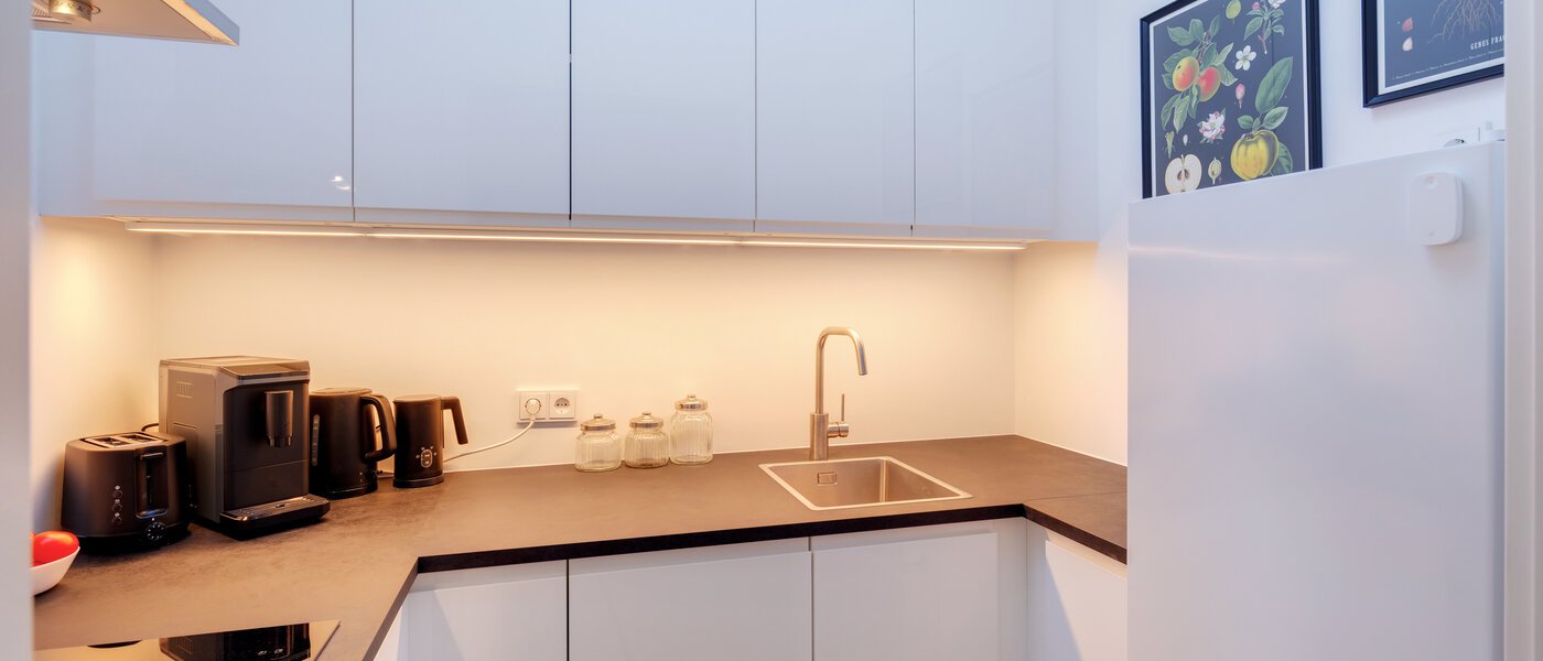 attic apartment München Neuhausen 02 kitchen 14695