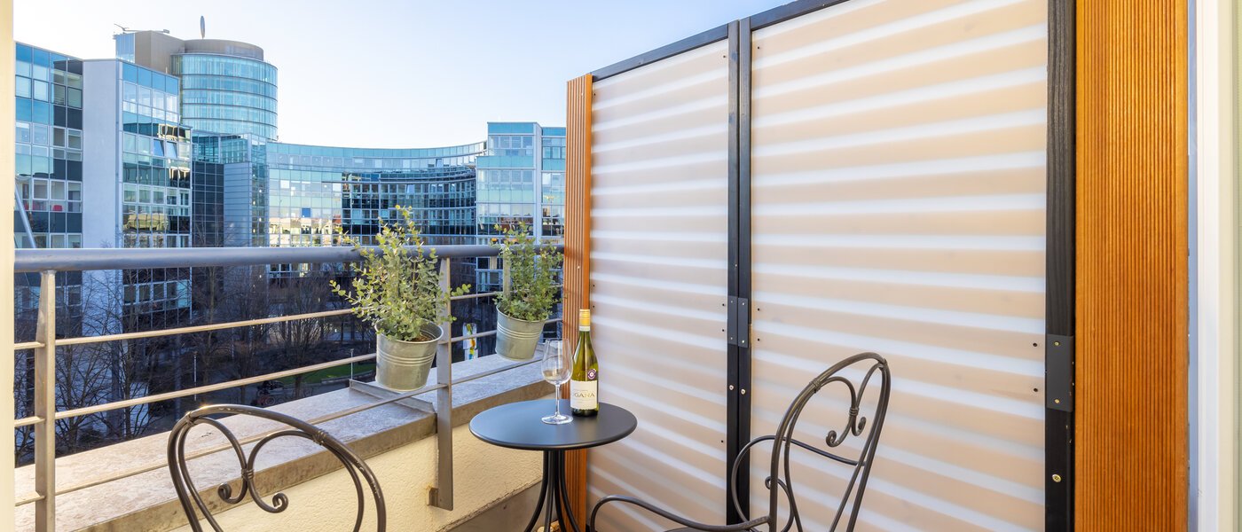 attic apartment München Neuhausen 01 balcony 14695