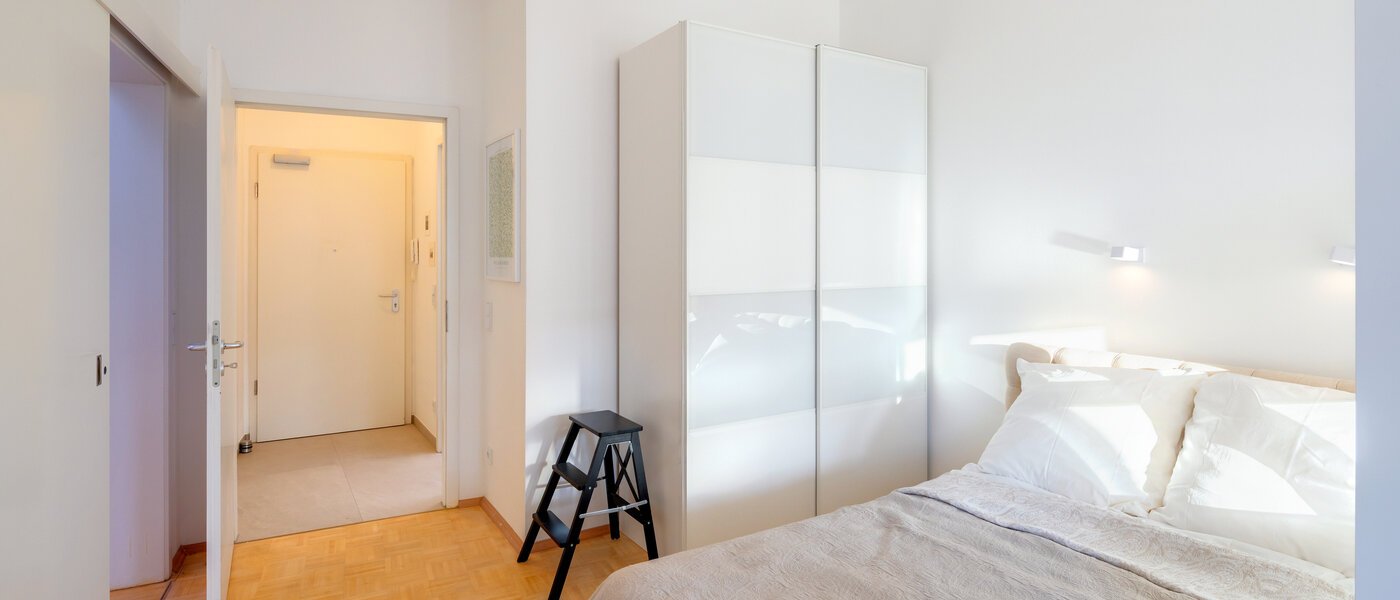 attic apartment München Neuhausen 02 sleeping area 14695