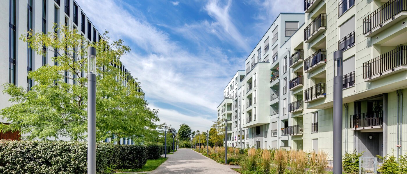 apartment München Milbertshofen 04 inner courtyard  14703
