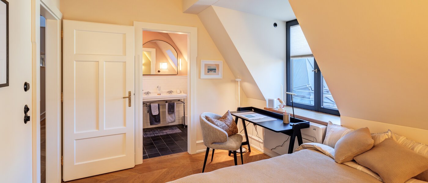 attic apartment München Neuhausen 01 2. bedroom 14709