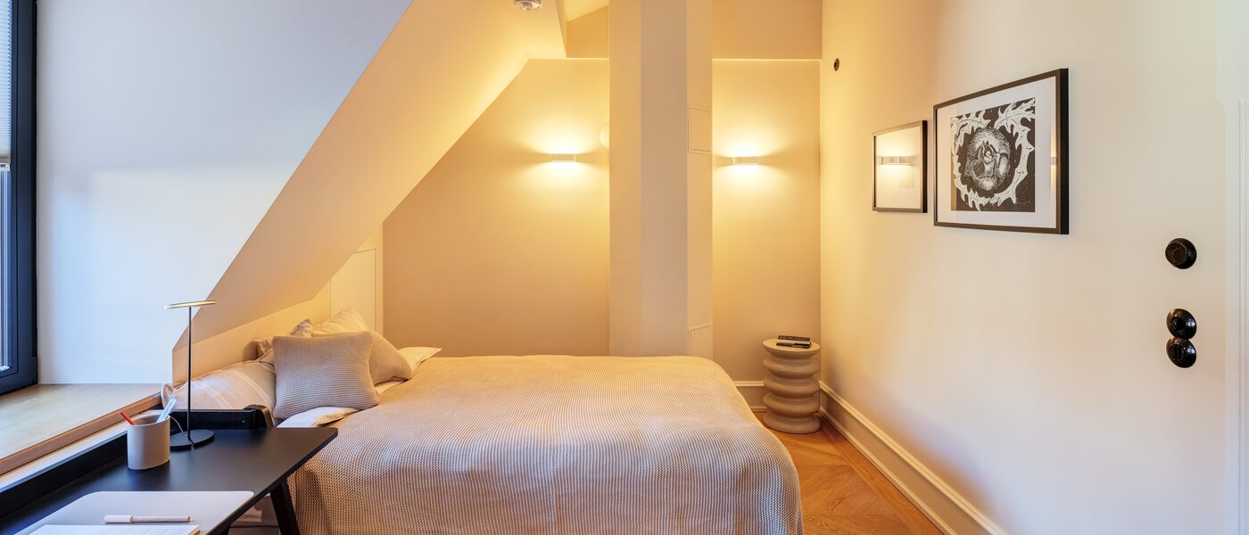 attic apartment München Neuhausen 04 2. bedroom 14709